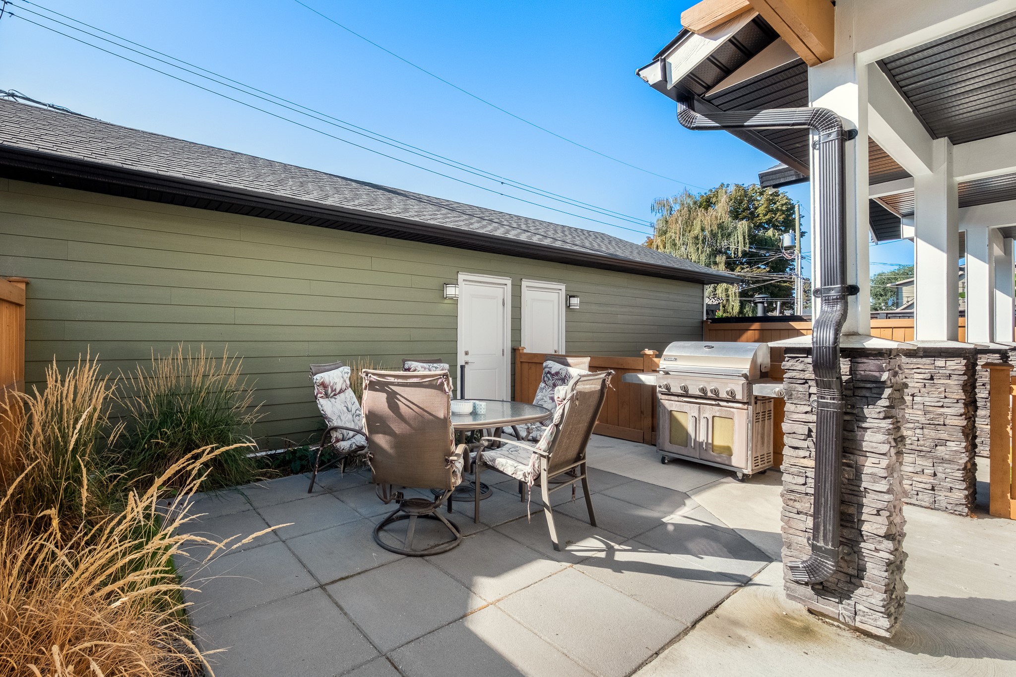 825 Cadder Avenue 4