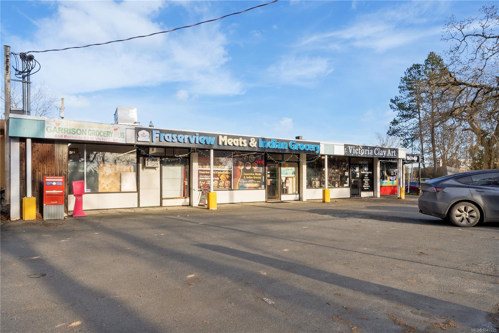 660 Burnside Rd W