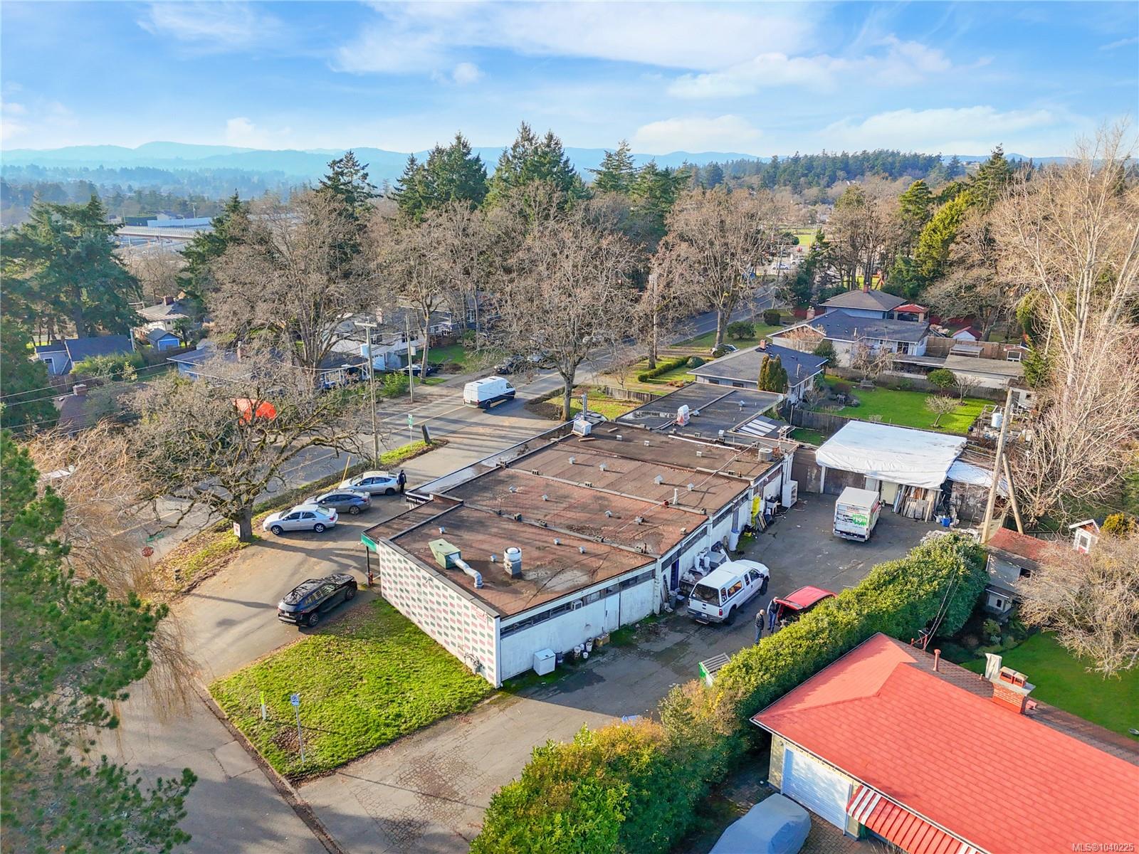 660 Burnside Rd W
