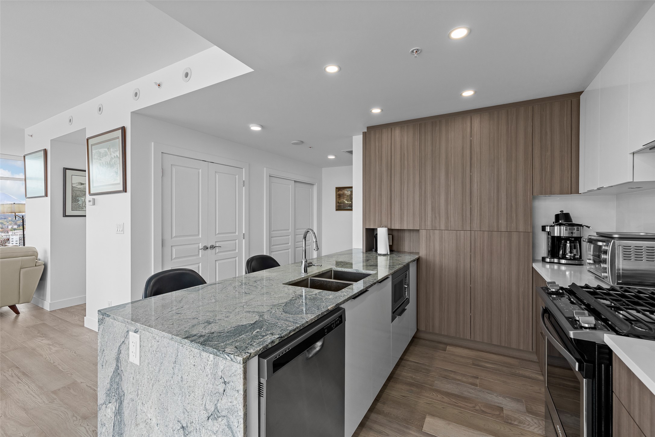 1151 Sunset Drive 1504