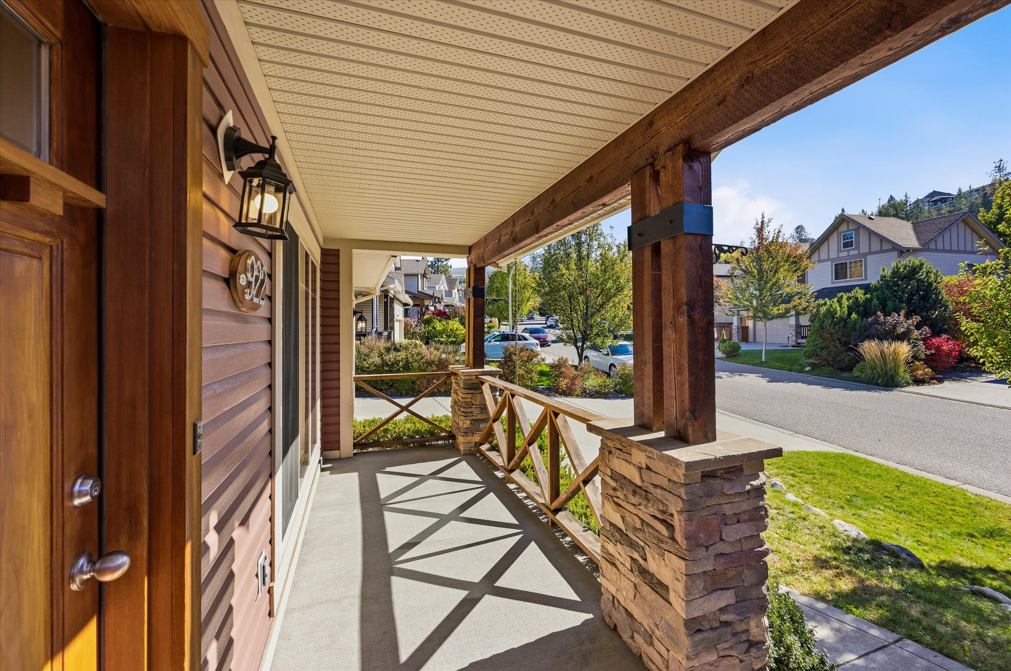 922 Paret Crescent