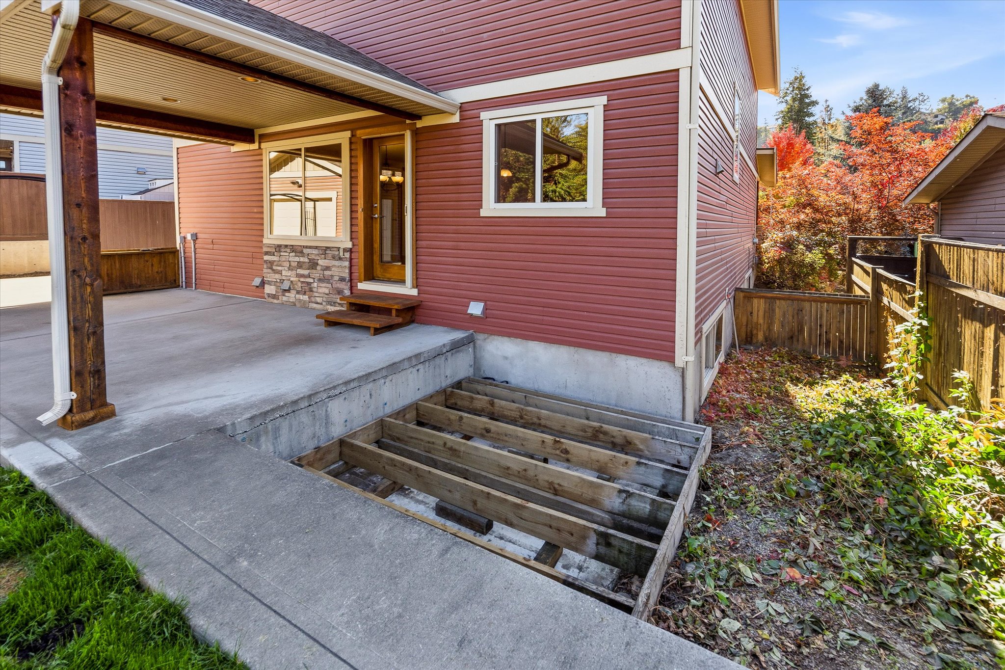 922 Paret Crescent
