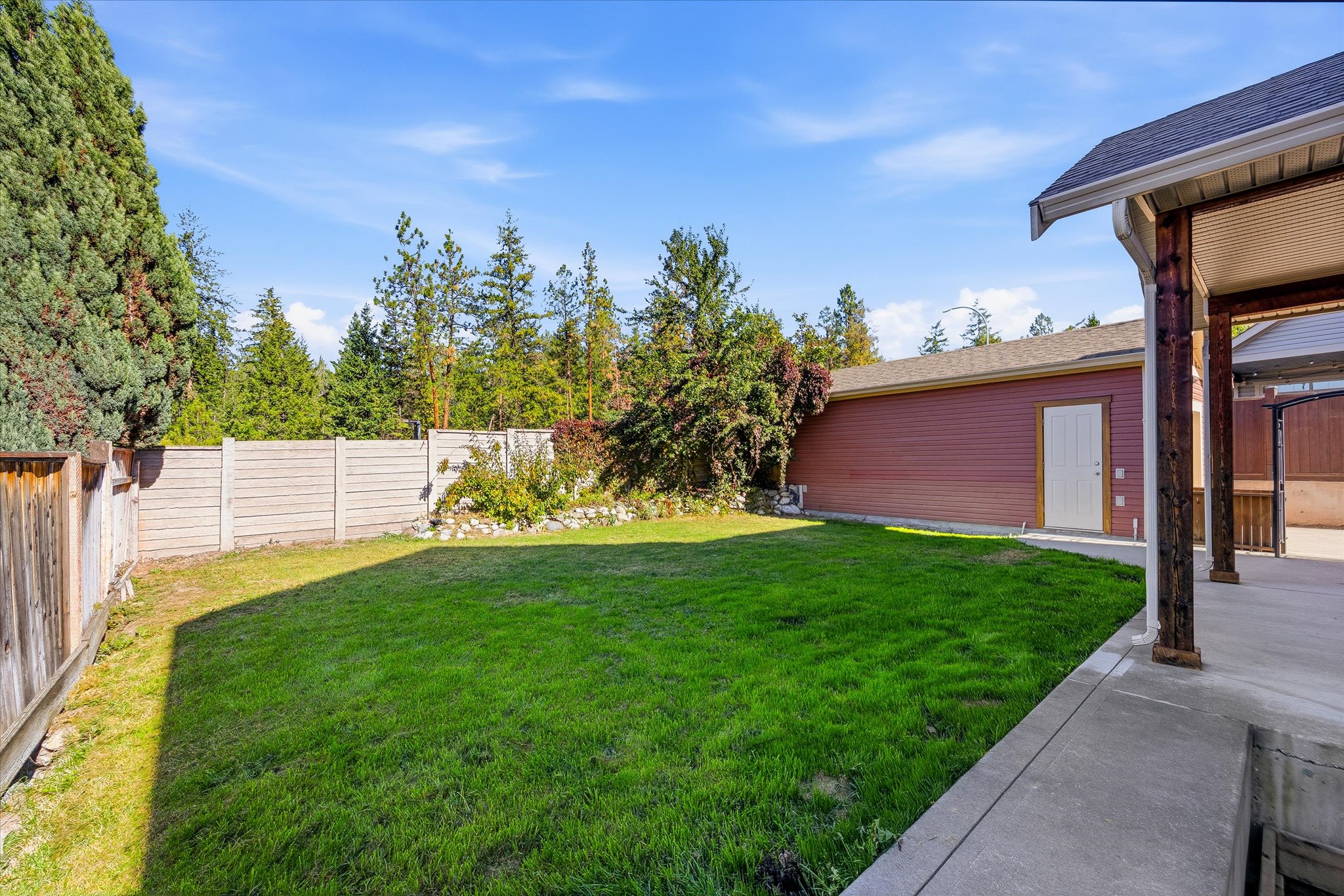922 Paret Crescent