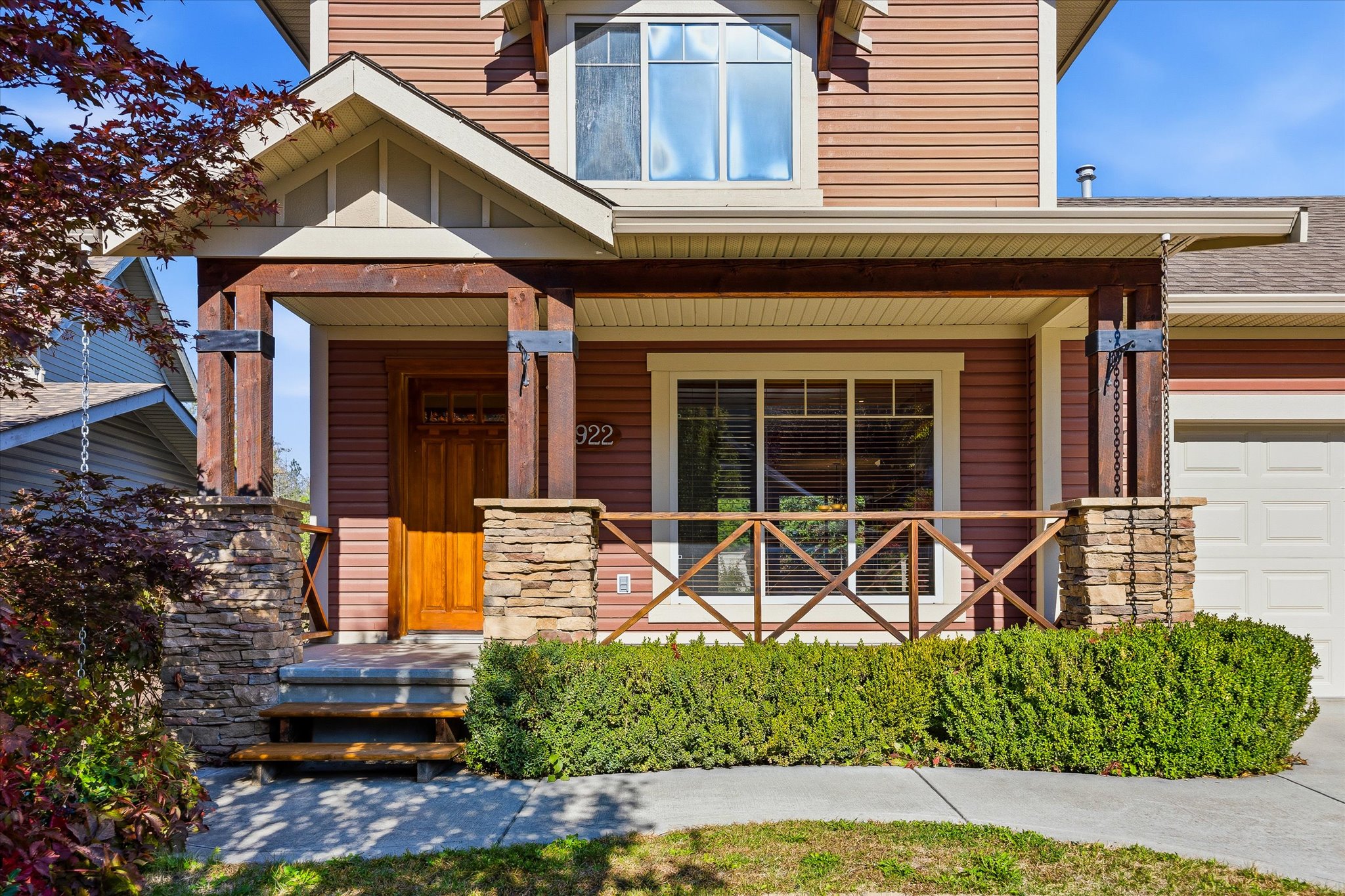 922 Paret Crescent