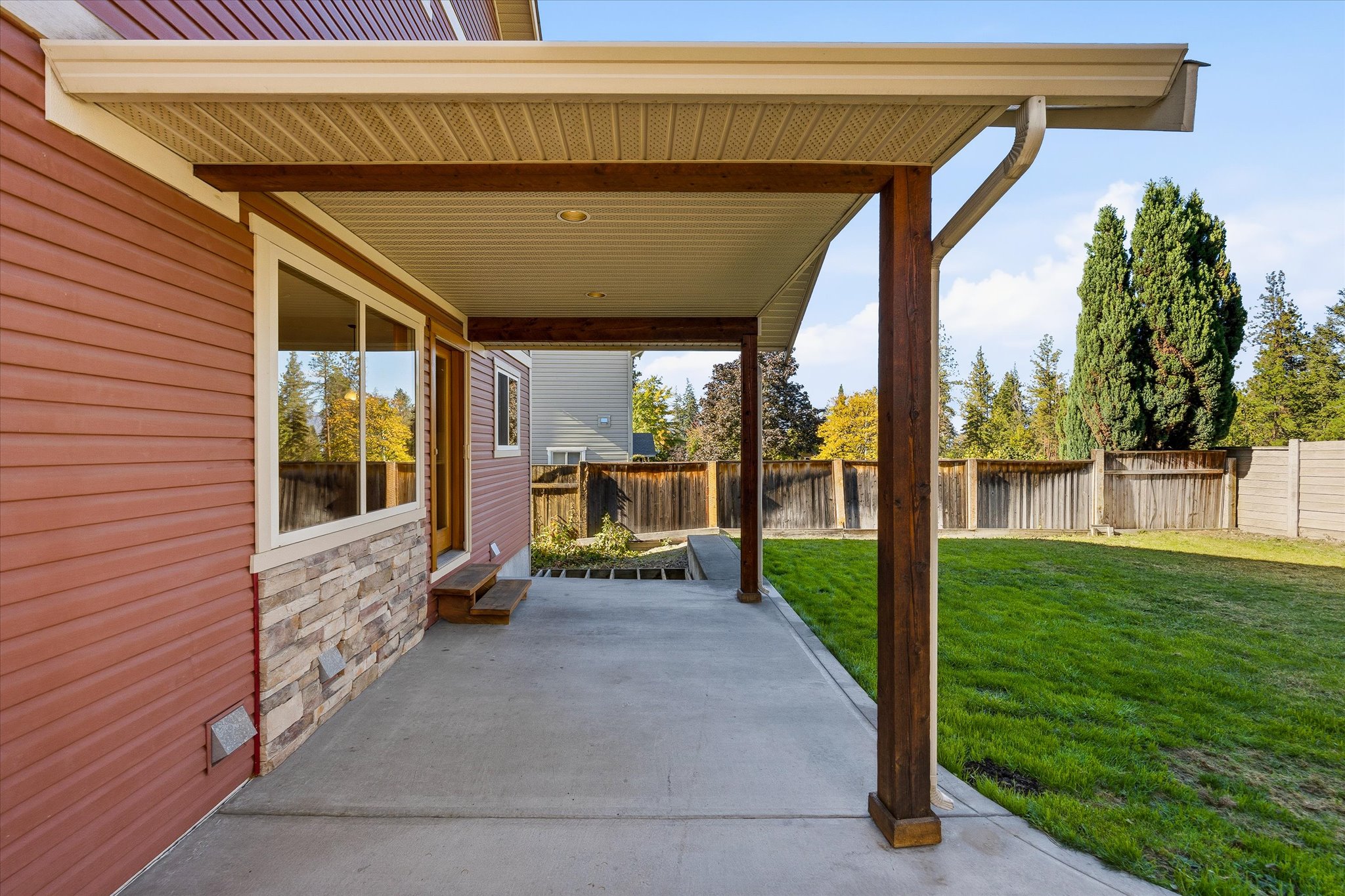 922 Paret Crescent