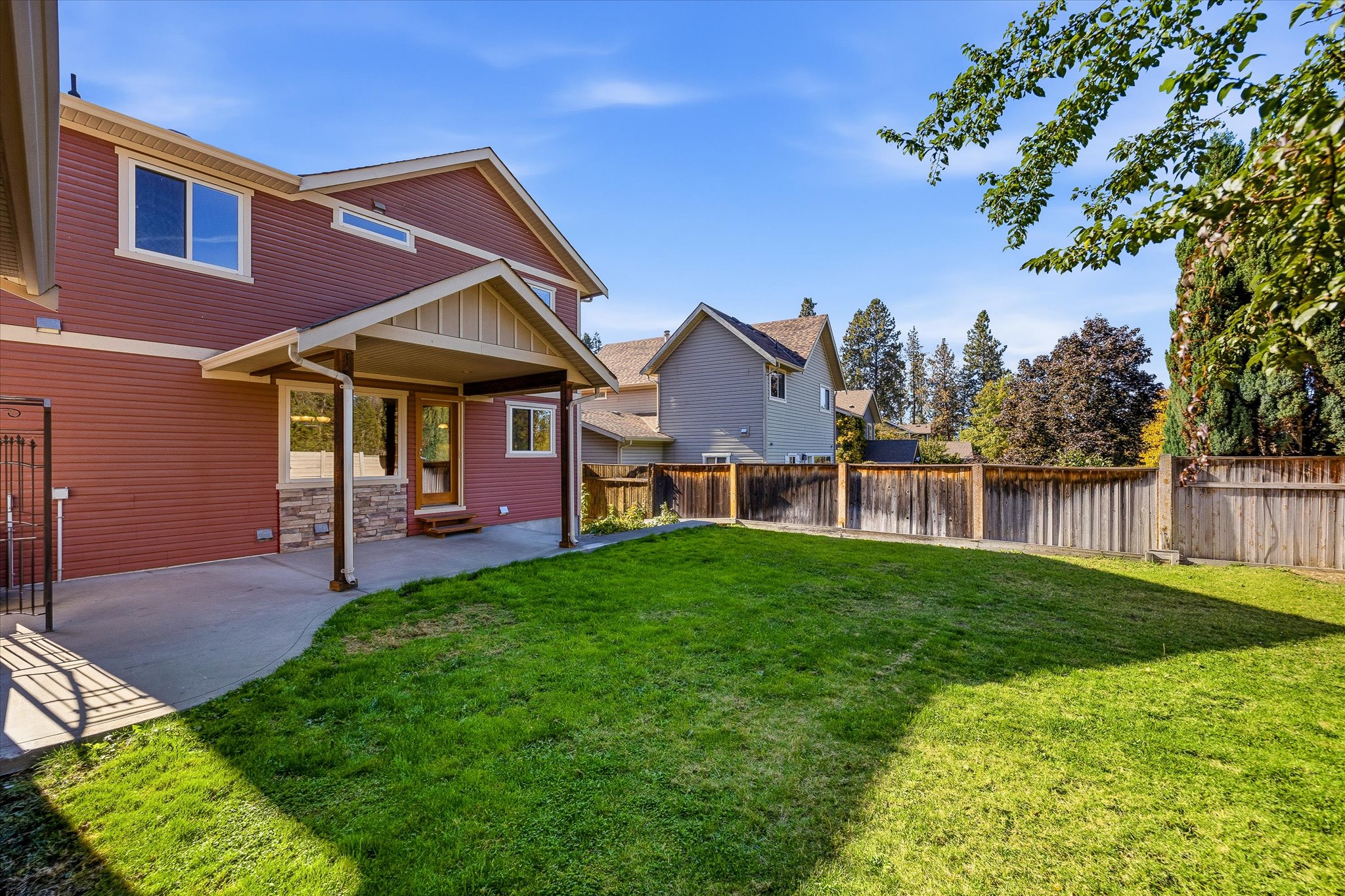 922 Paret Crescent