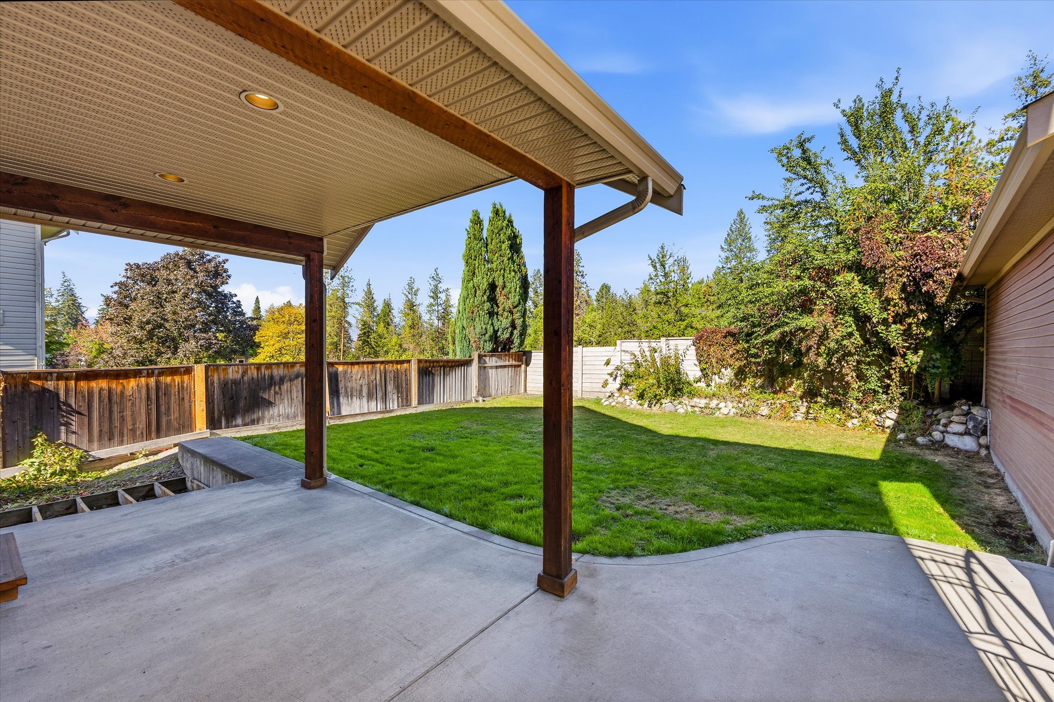 922 Paret Crescent