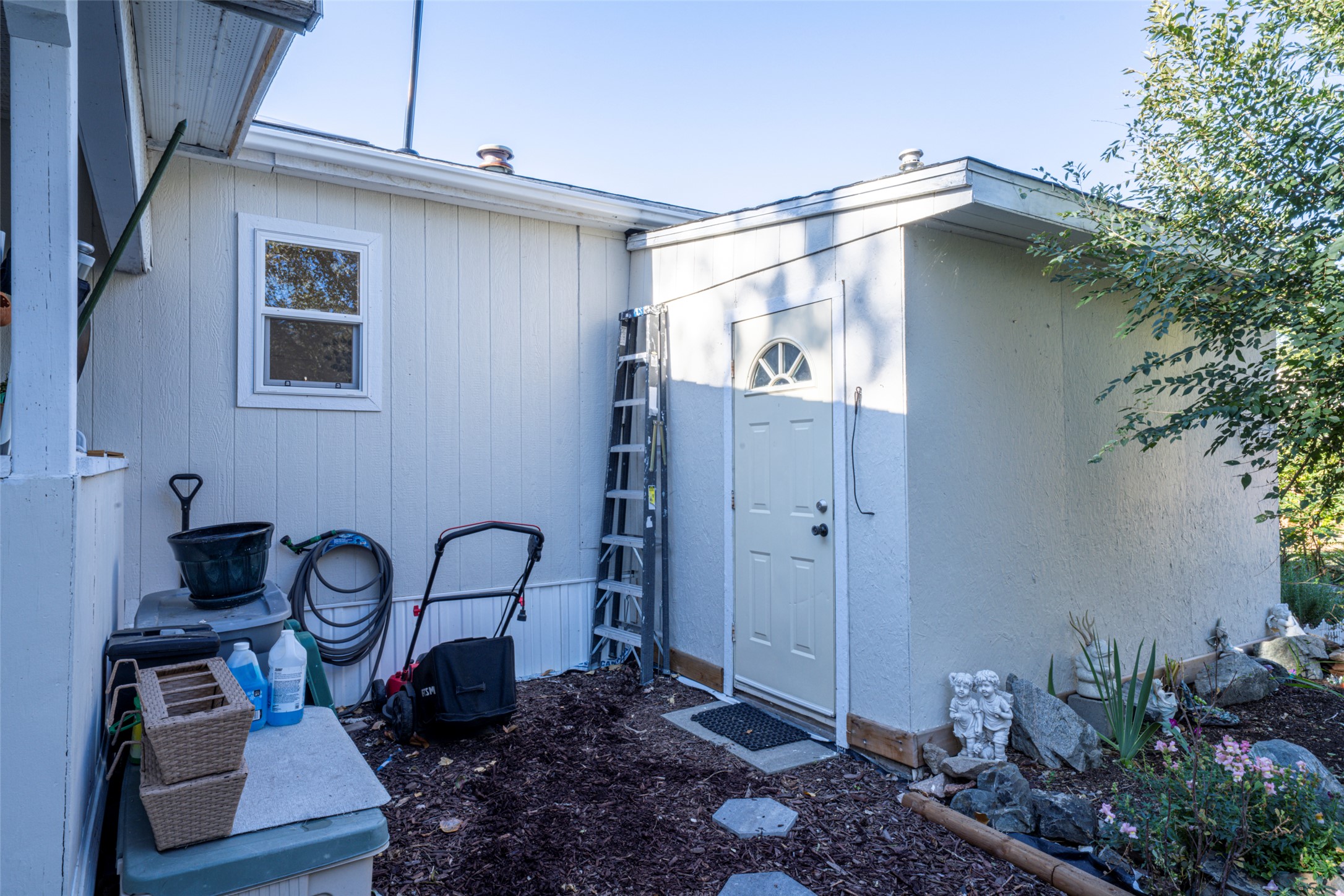 1881 Boucherie Road 45
