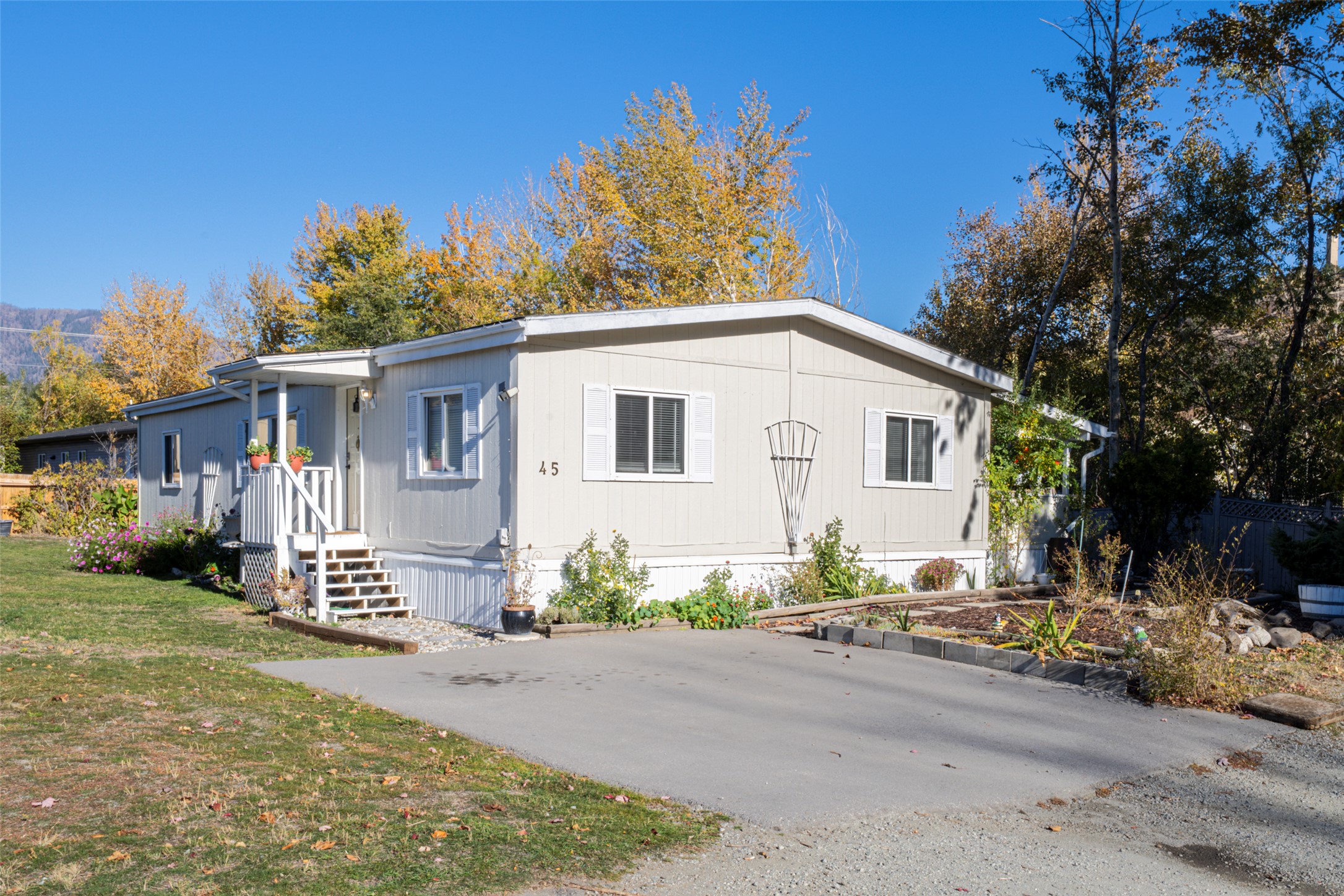 1881 Boucherie Road 45