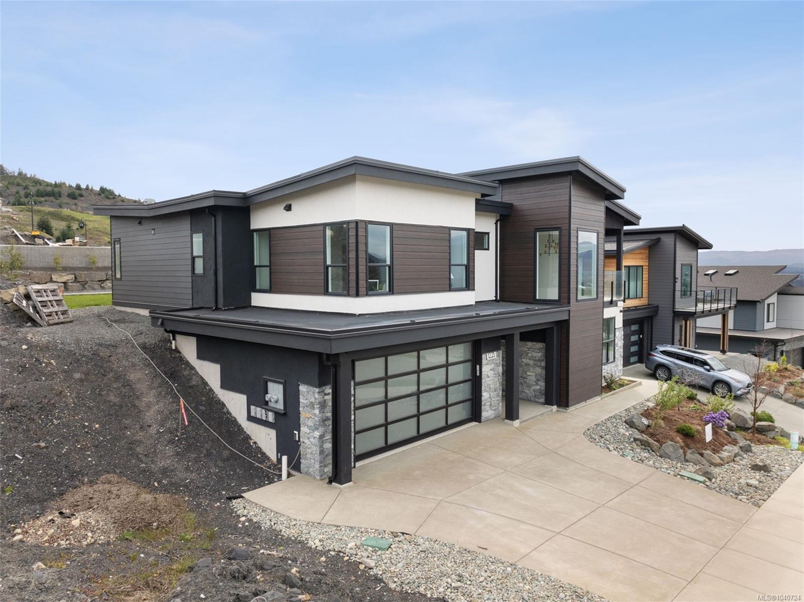 1221 Viewtop Rd