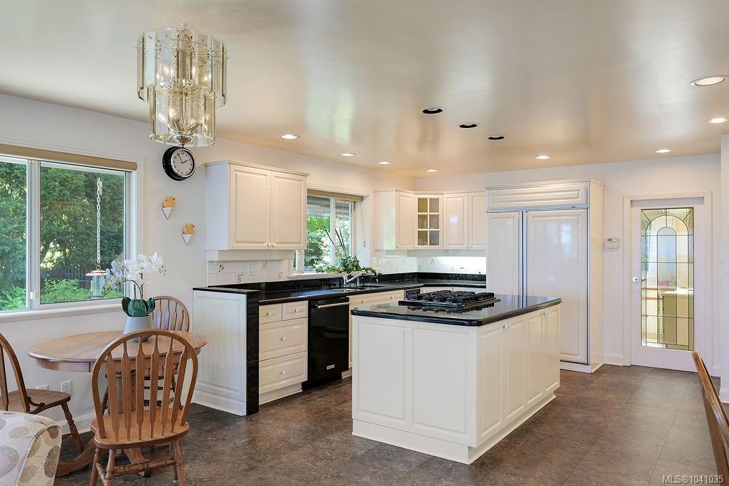 3565 Beach Dr