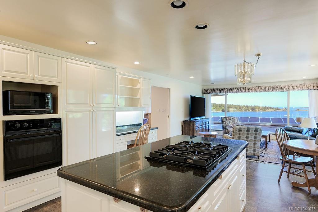 3565 Beach Dr