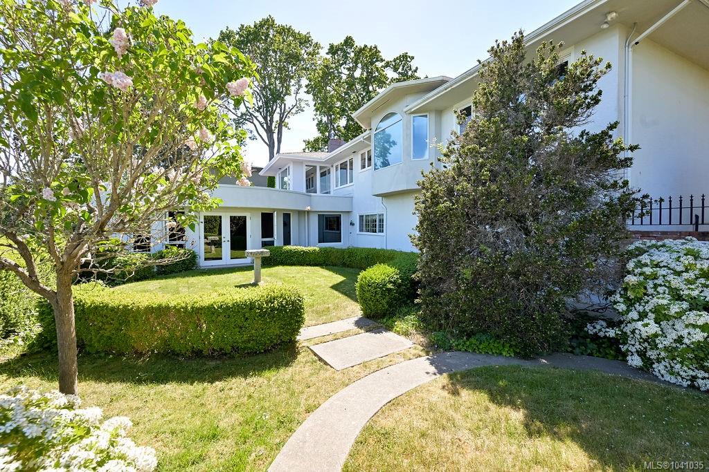 3565 Beach Dr