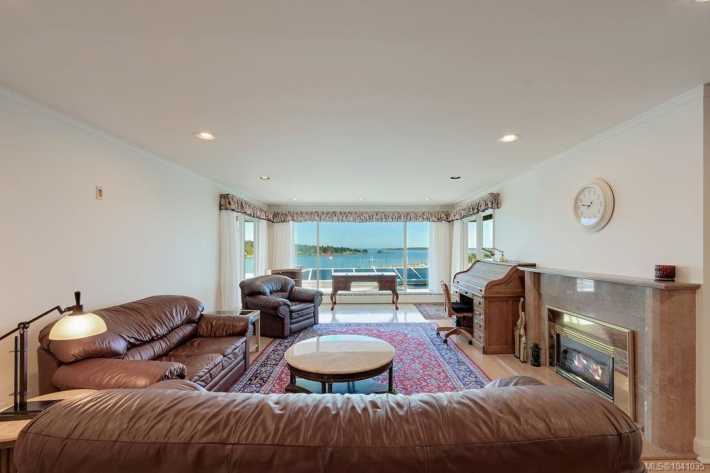 3565 Beach Dr