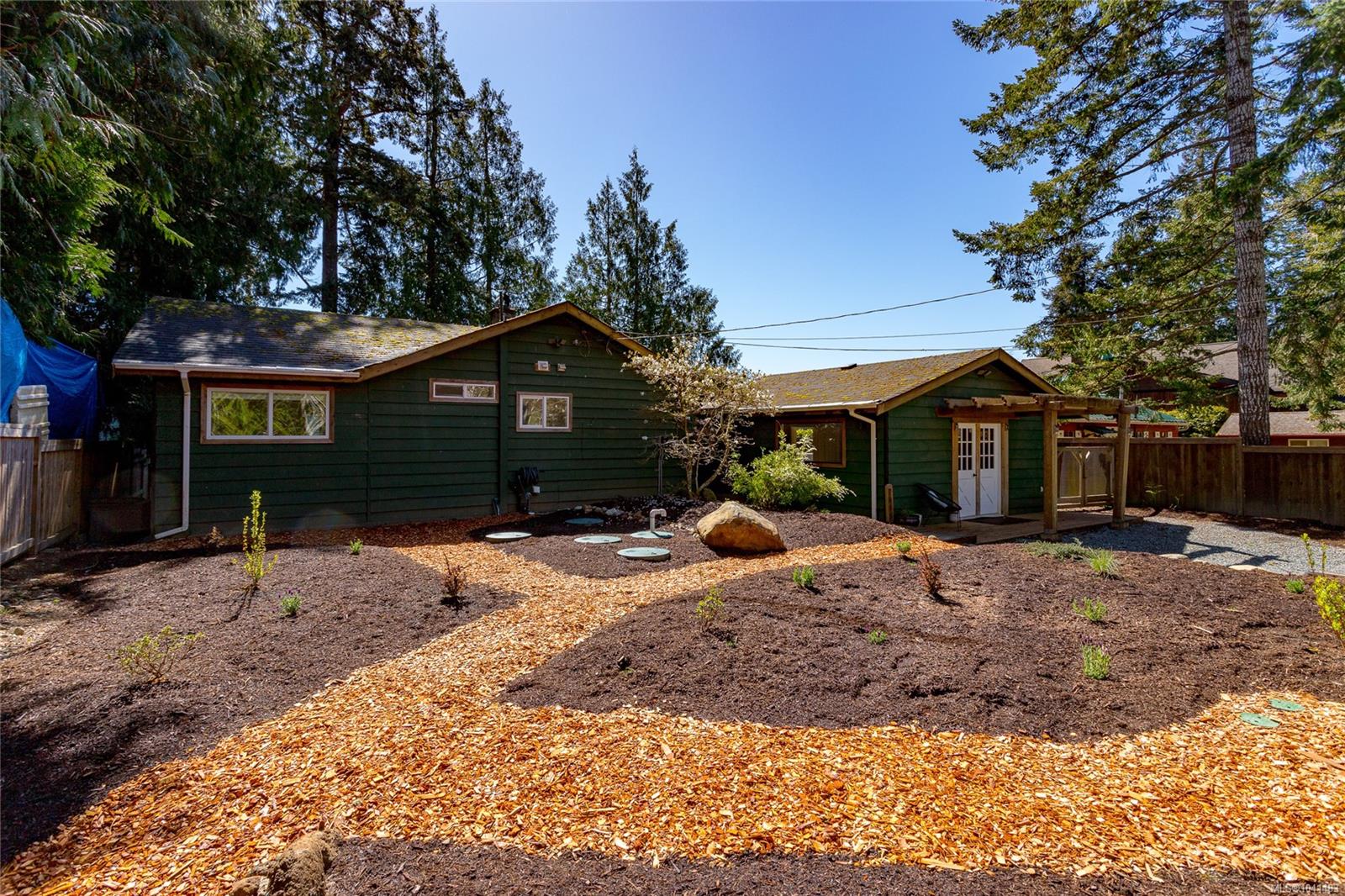 7815 Manatu Rd