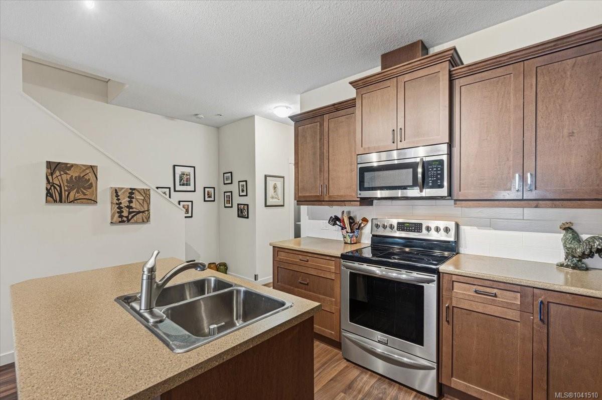 1720 Dufferin Cres #157