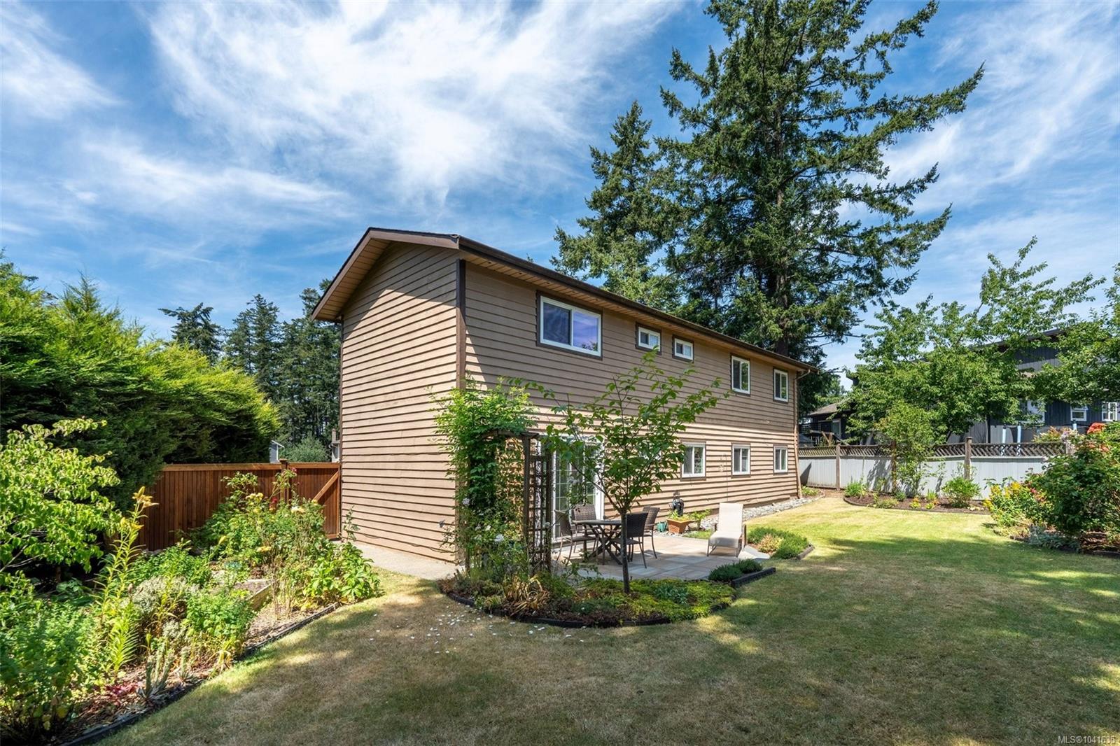 4255 Moorpark Pl