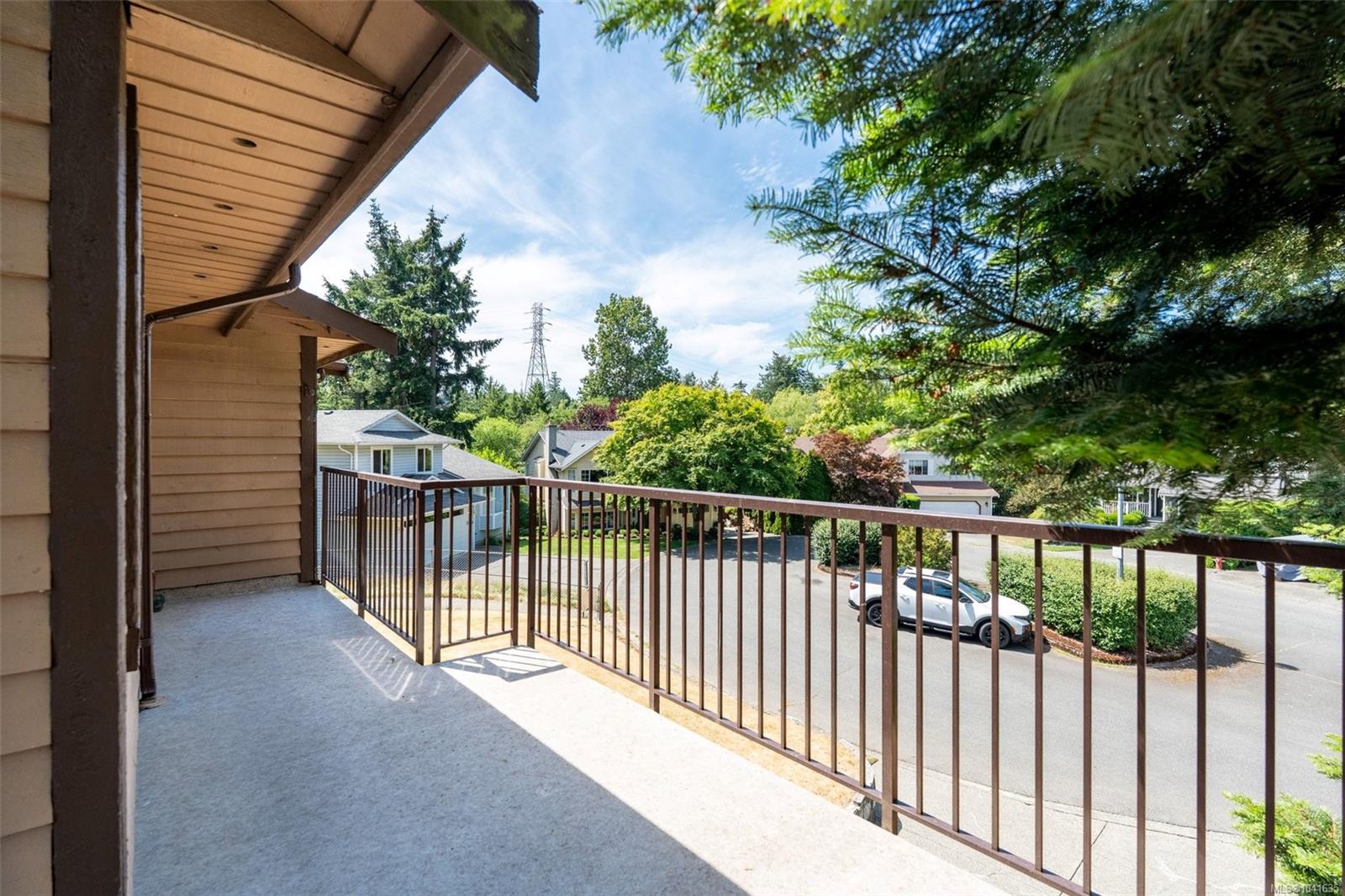 4255 Moorpark Pl