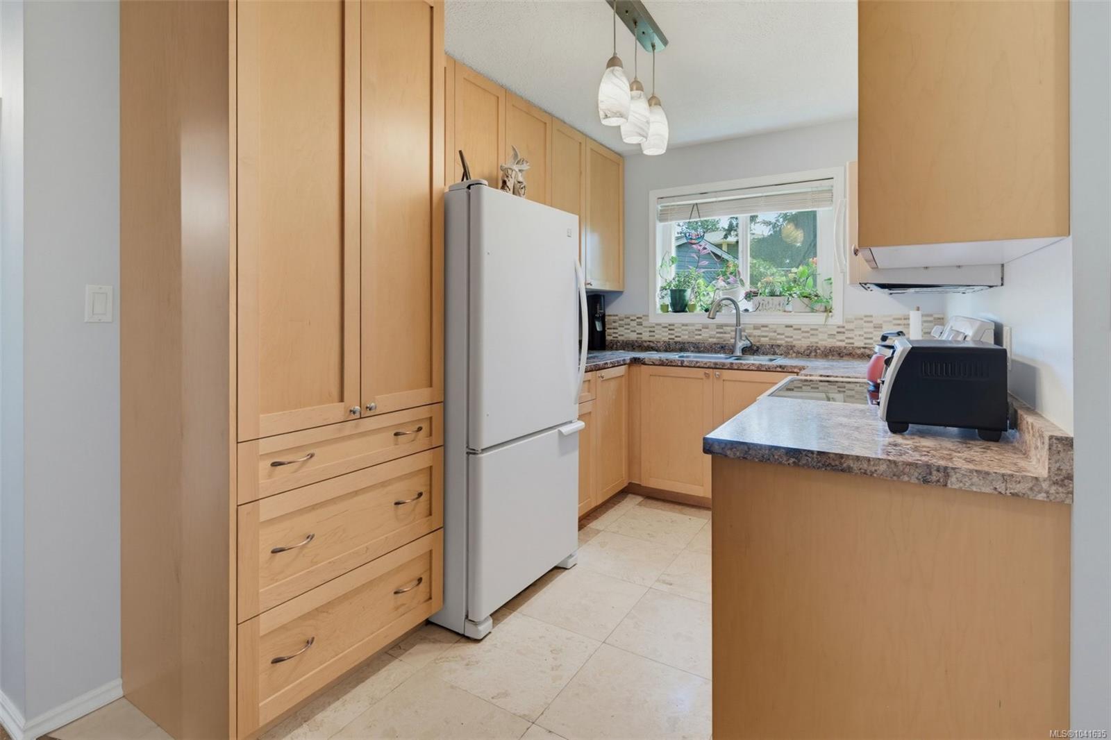 4255 Moorpark Pl