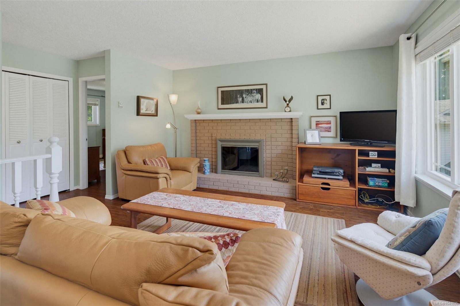 4255 Moorpark Pl