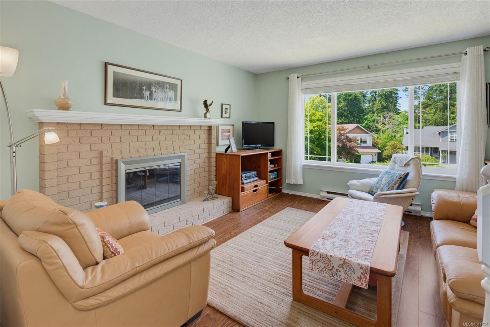 4255 Moorpark Pl