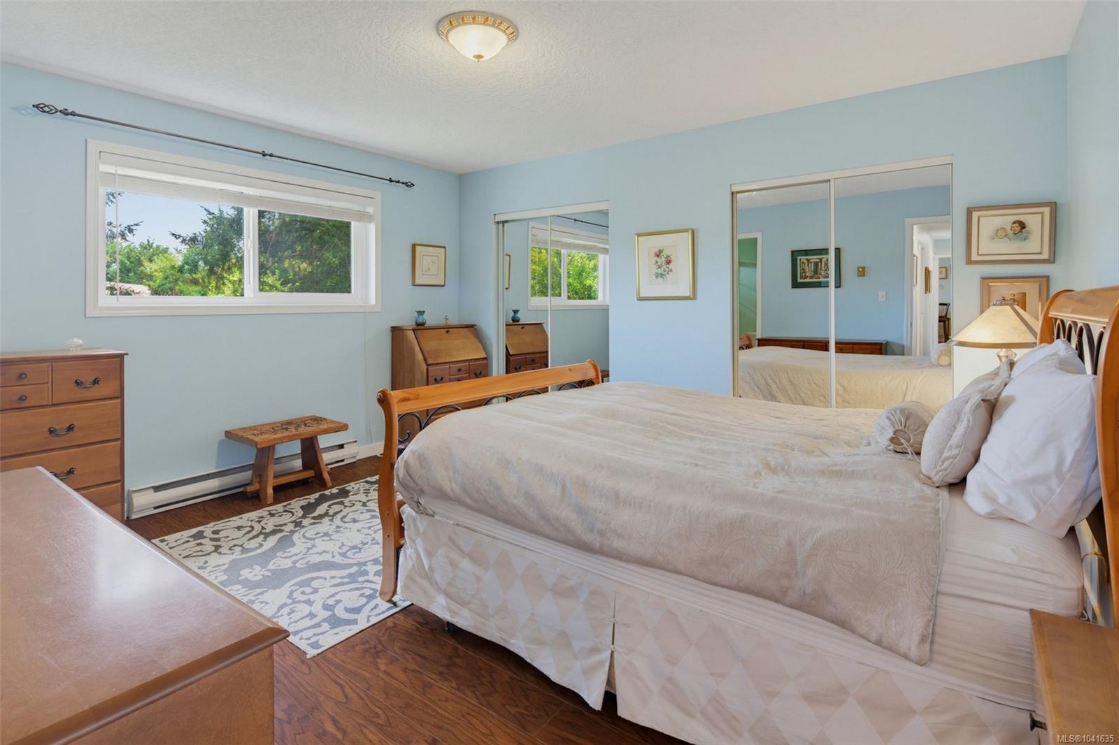 4255 Moorpark Pl