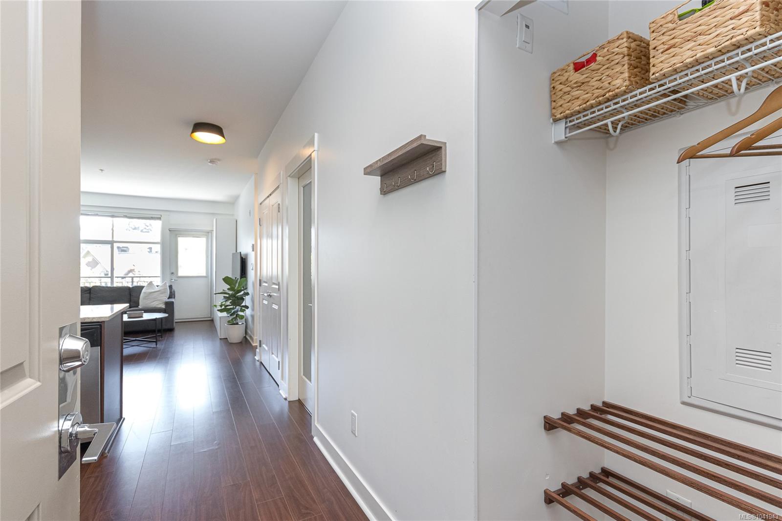 662 Goldstream Ave #413