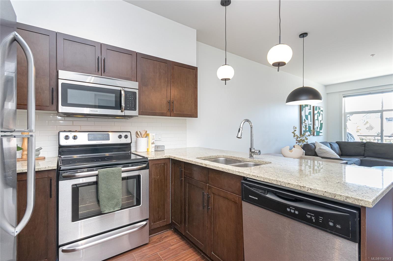 662 Goldstream Ave #413