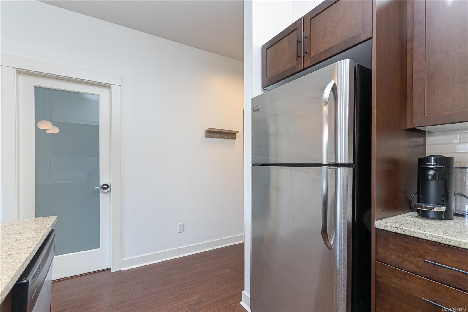 662 Goldstream Ave #413