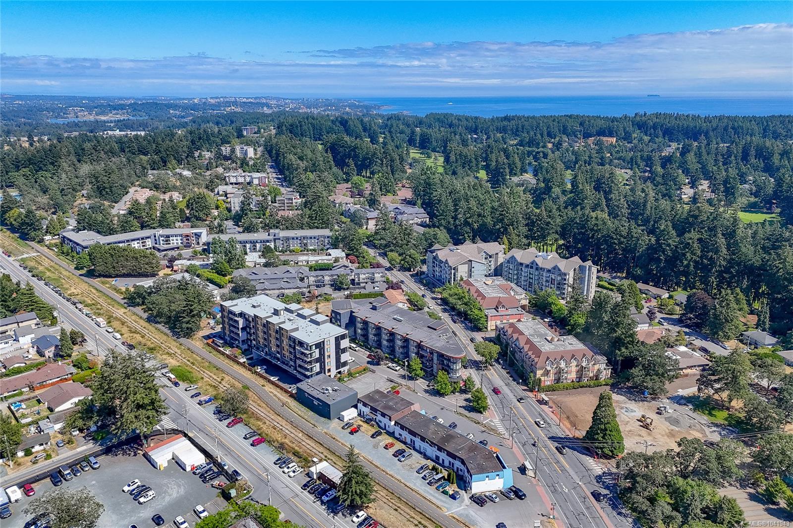 662 Goldstream Ave #413