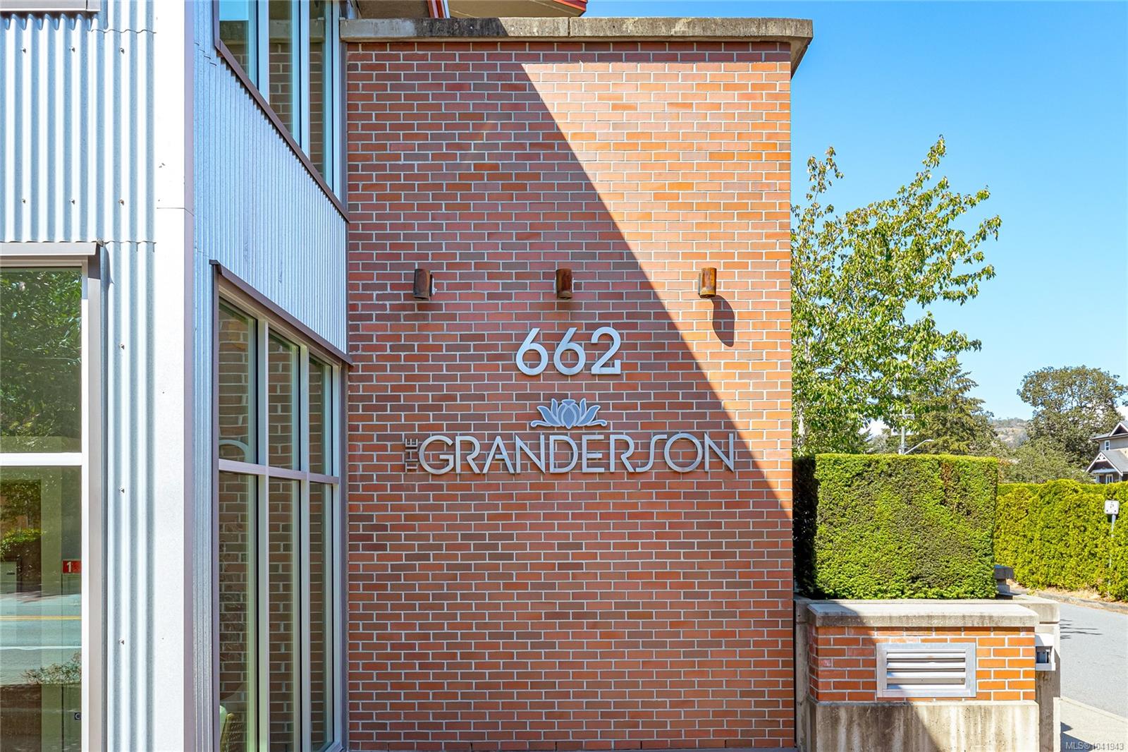 662 Goldstream Ave #413