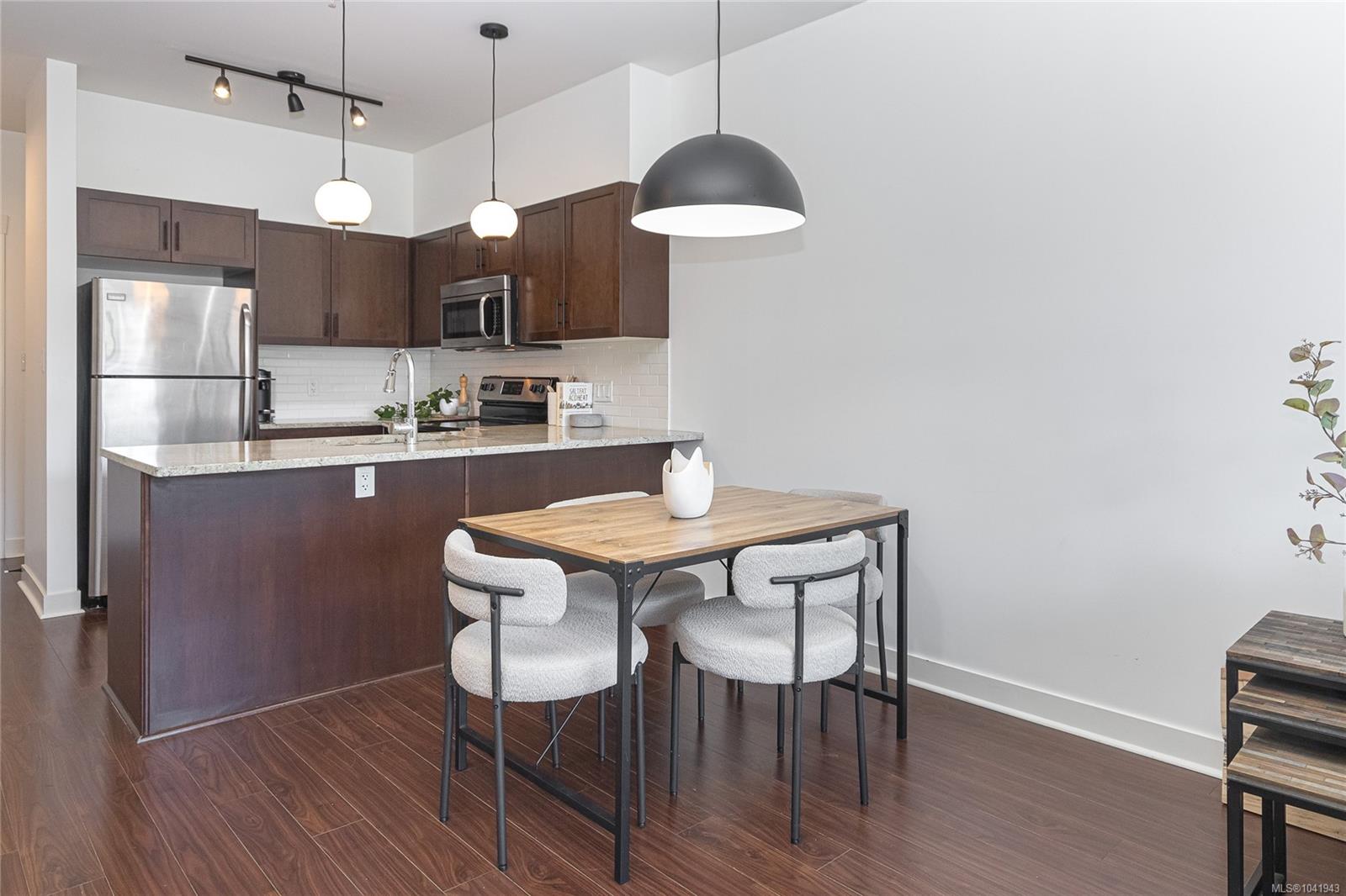 662 Goldstream Ave #413