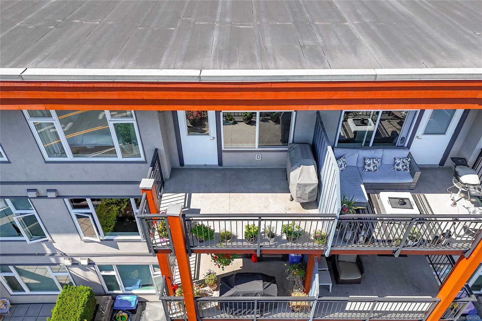 662 Goldstream Ave #413