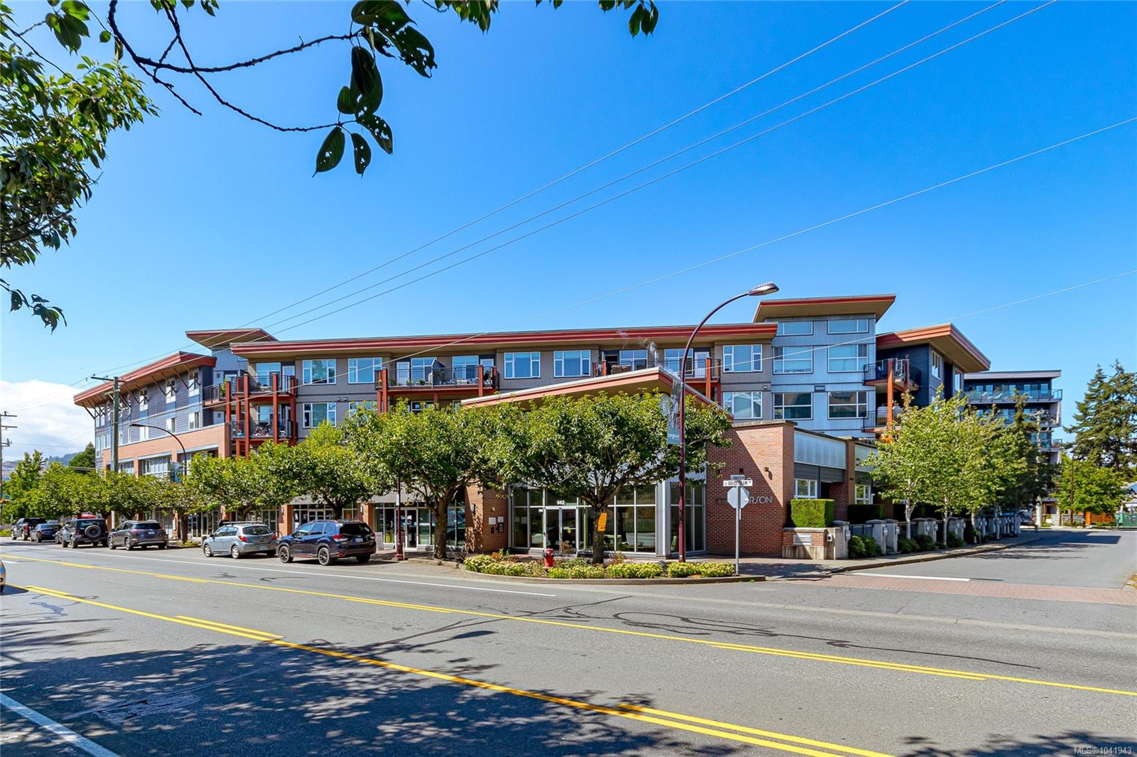 662 Goldstream Ave #413