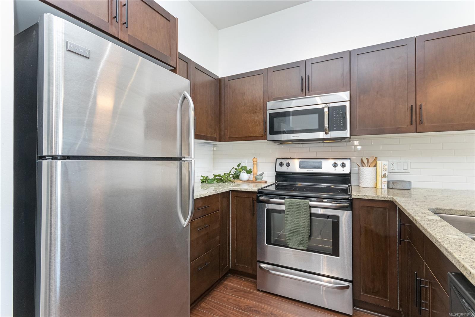662 Goldstream Ave #413