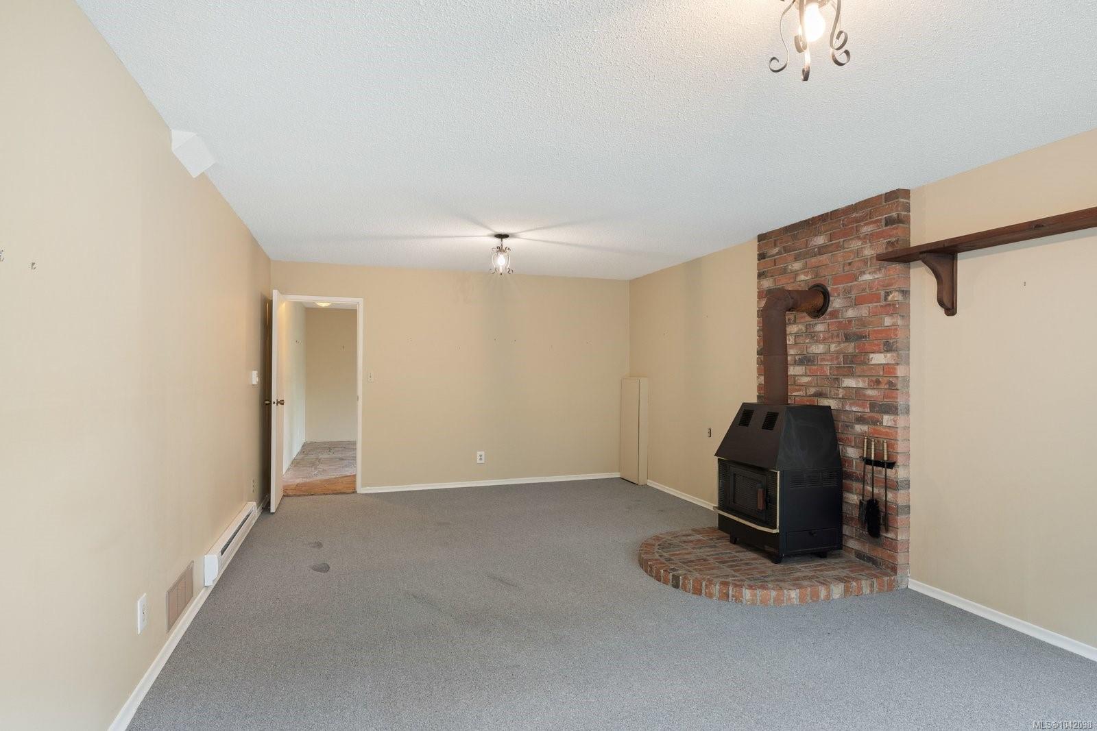 2566 Wakeman Rd