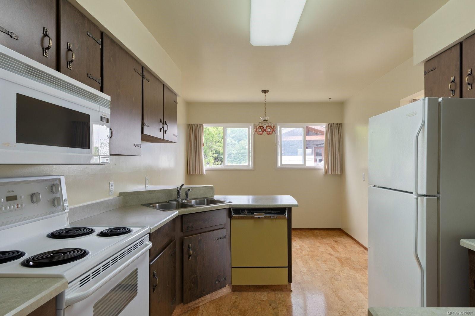 2566 Wakeman Rd