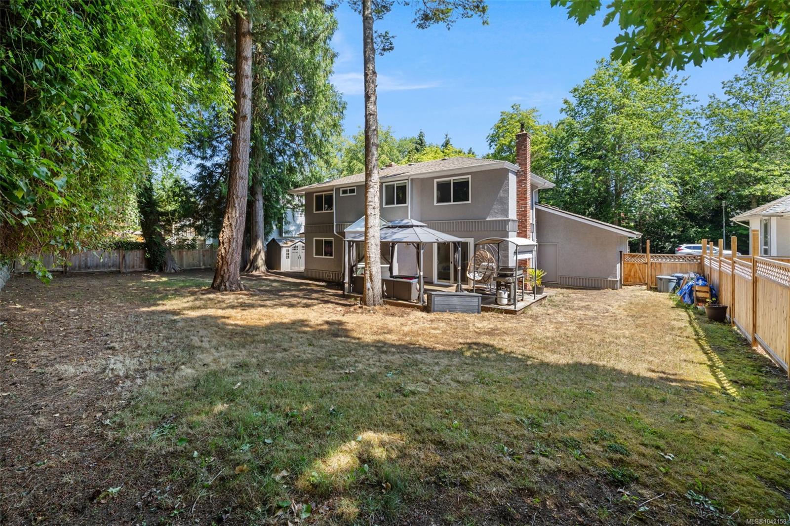 4682 Lochside Dr