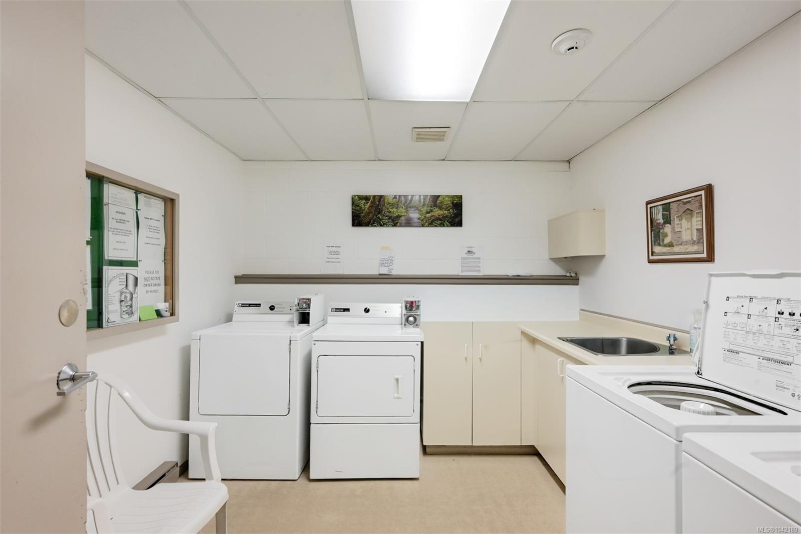 859 Carrie St #403