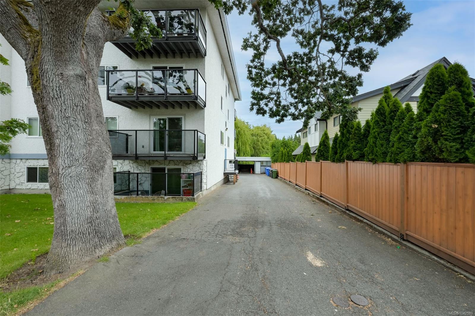 859 Carrie St #403