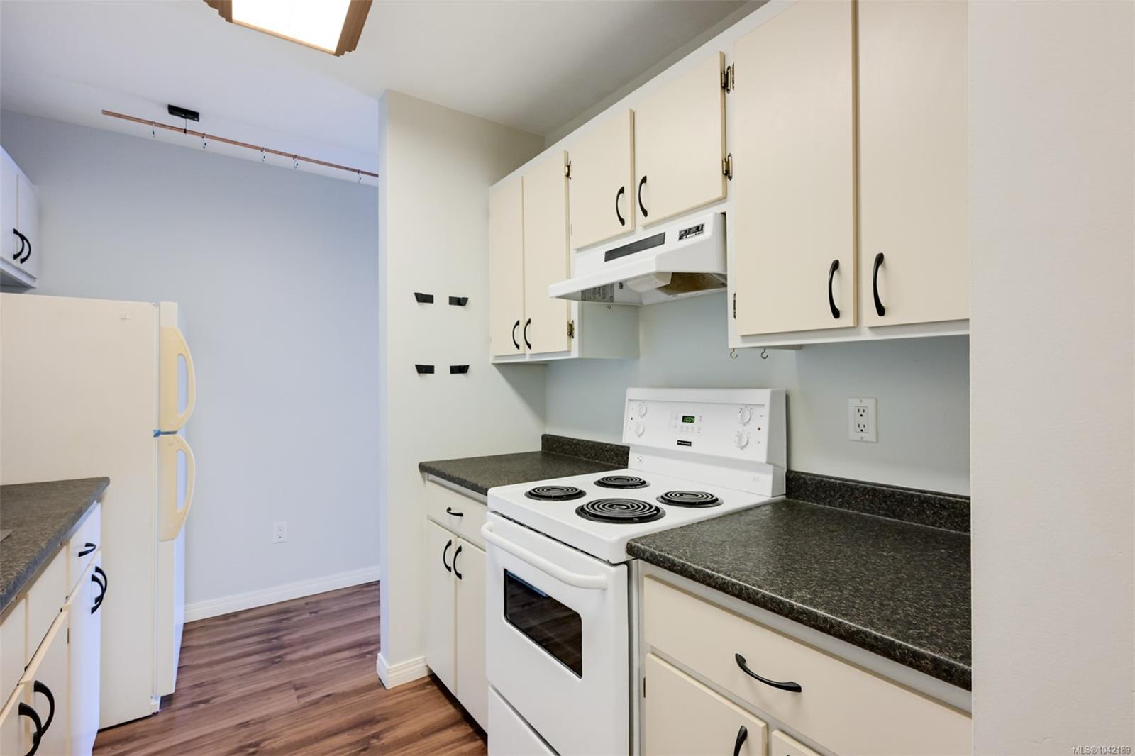 859 Carrie St #403