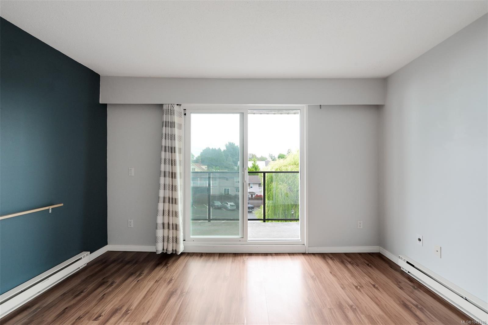 859 Carrie St #403