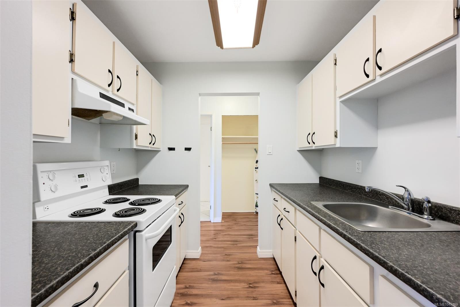 859 Carrie St #403