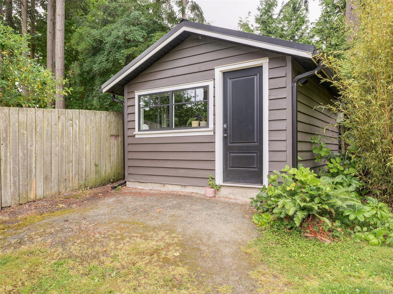 8508 Ebor Terr