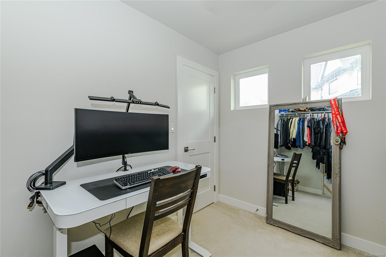 2922 Burlington Cres
