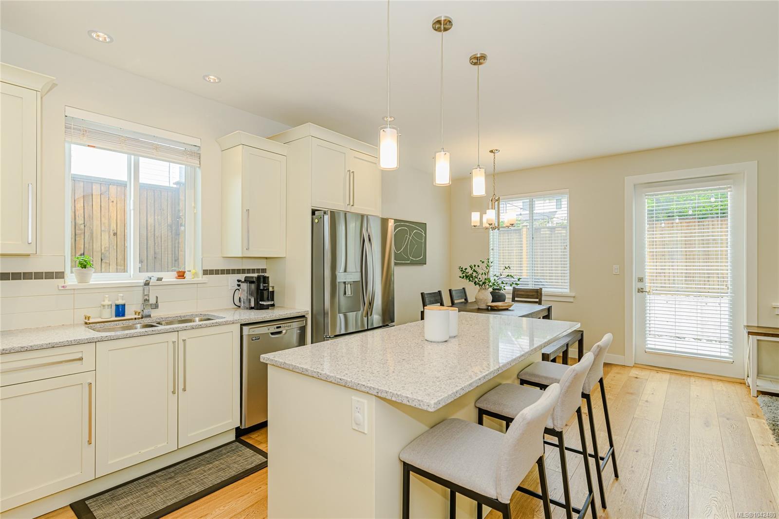 2922 Burlington Cres