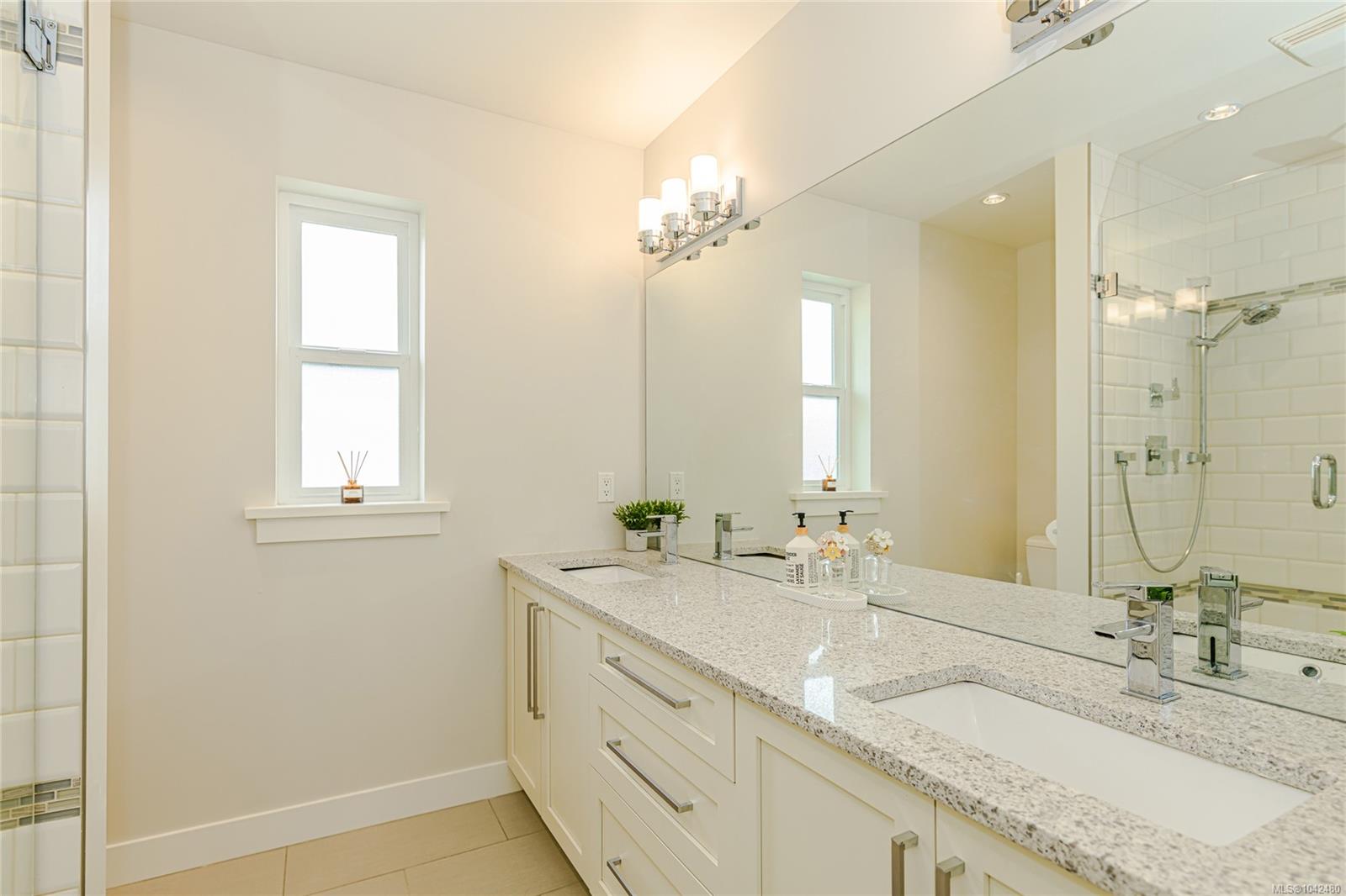 2922 Burlington Cres