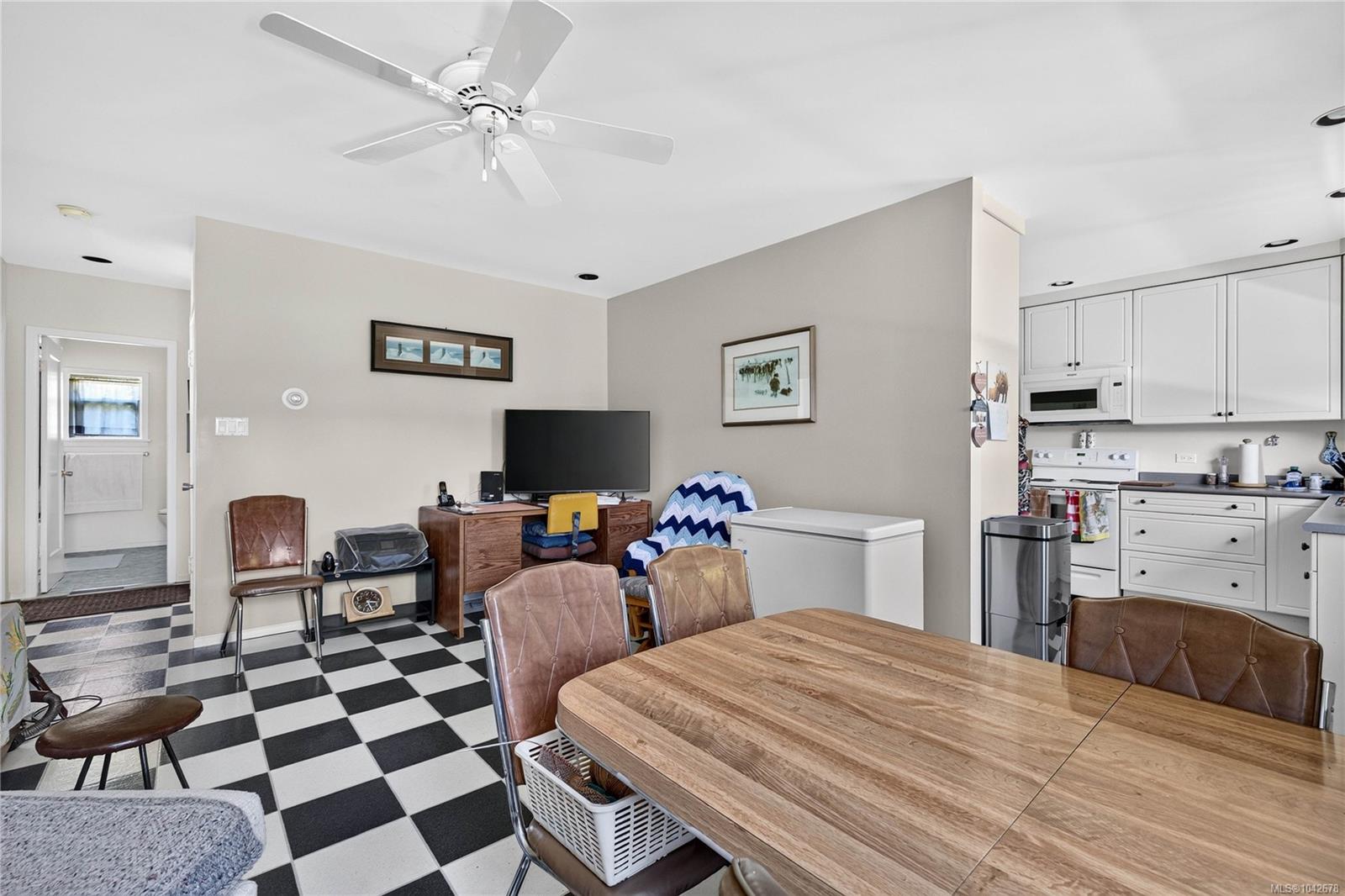 2401 Fulford-Ganges Rd
