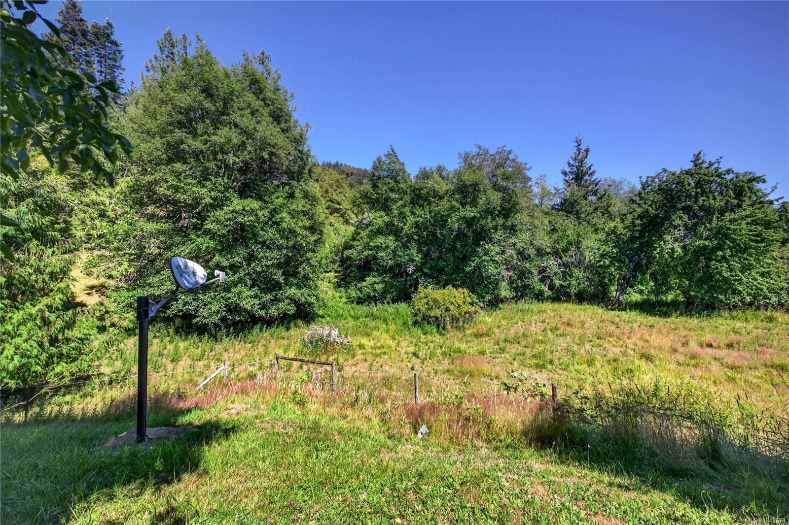 2401 Fulford-Ganges Rd