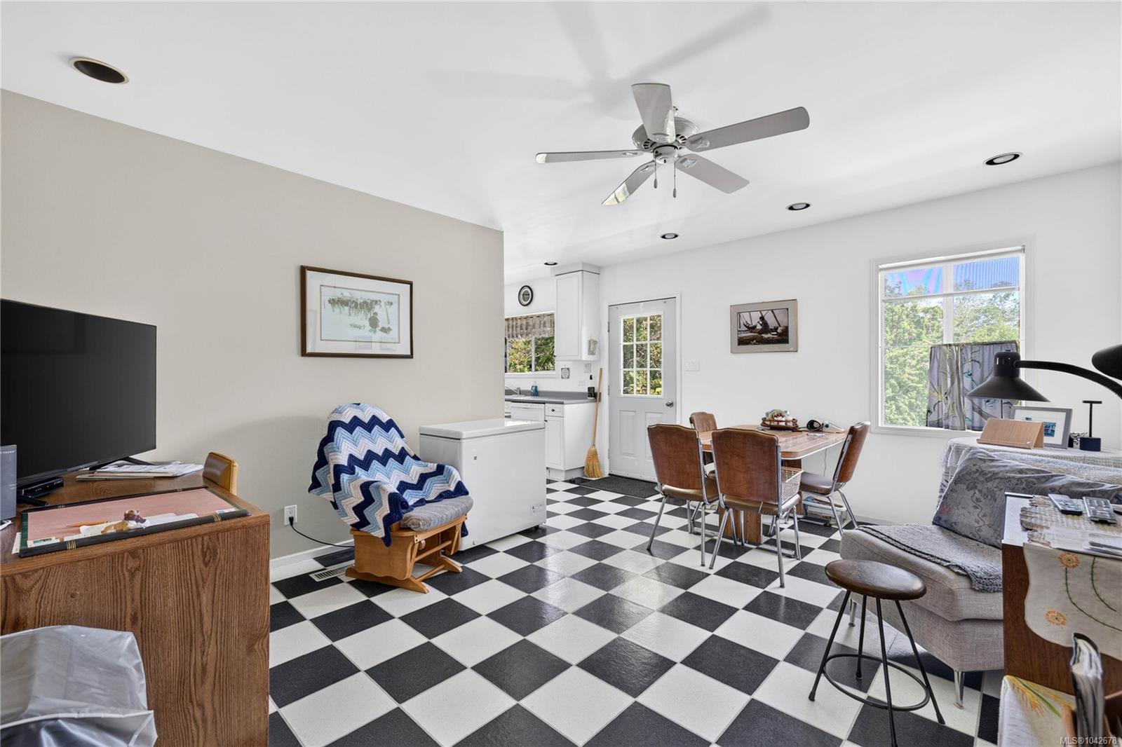 2401 Fulford-Ganges Rd